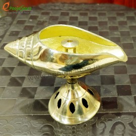 Shanku Designed Brass Diya (Pack Of 1Pc)