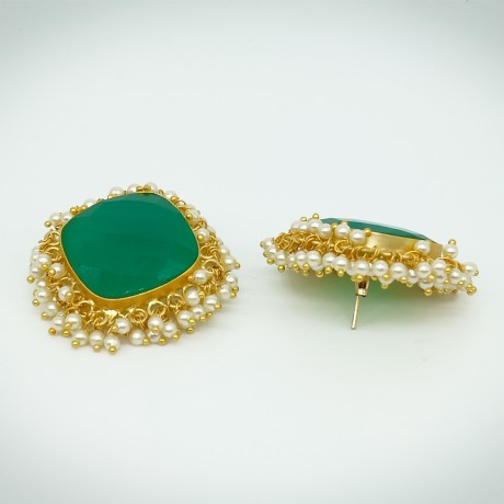 Oxidized Emerald With Studded Pearl Stud (Diamond Shape)