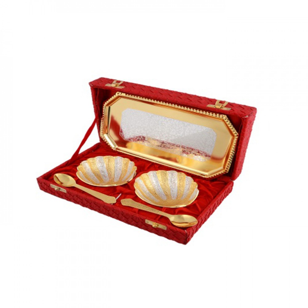 Silver & Gold Plated Brass Shell Shaped Bowl Set 5 Pcs. (Bowl 4'' x 3.75'' & Tray 9.5'' x 5.5'') Silver & Gold Plated Brass Shell Shaped Bowl Set 5 Pcs. (Bowl 4'' x 3.75'' & Tray 9.5'' x 5.5'')